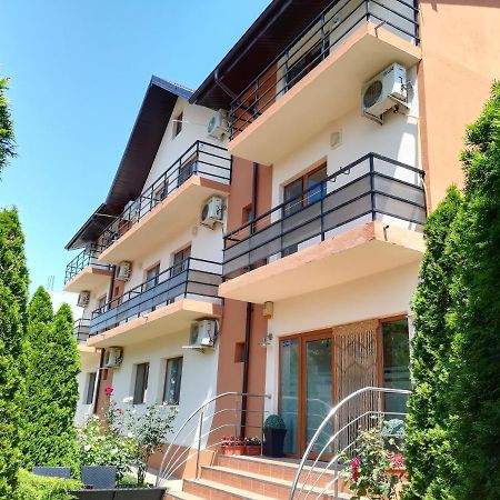 ホテル Casa Mevas コスティネシュティ エクステリア 写真