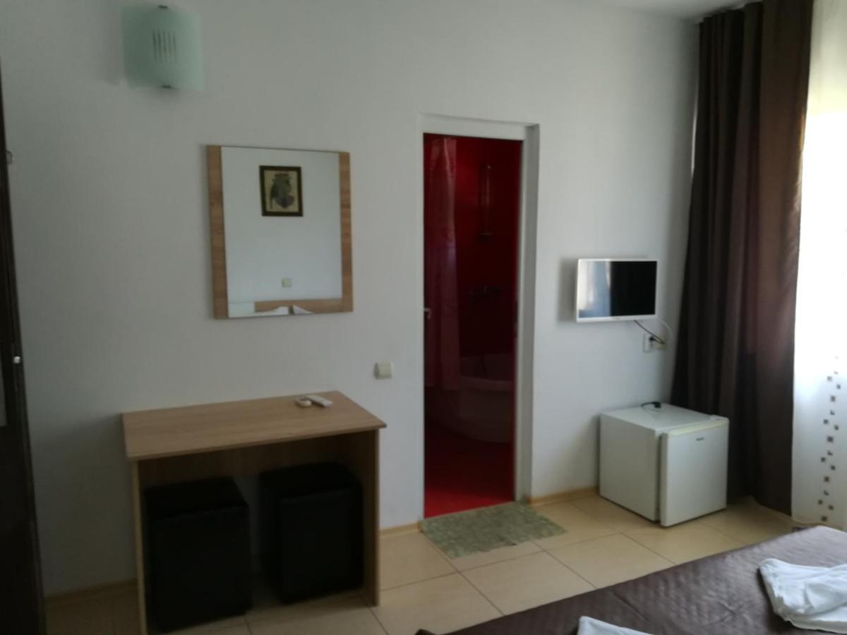ホテル Casa Mevas コスティネシュティ エクステリア 写真