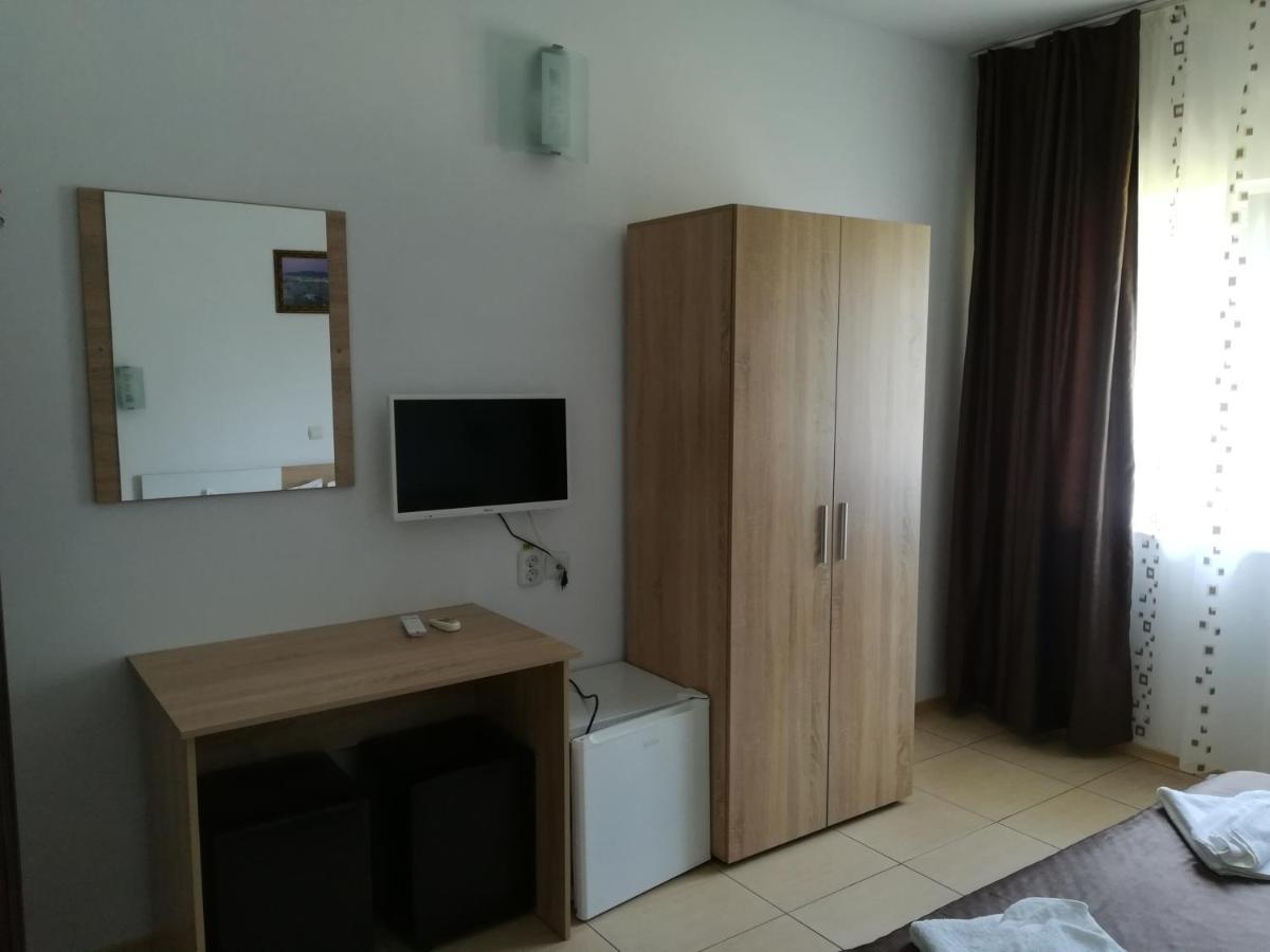 ホテル Casa Mevas コスティネシュティ エクステリア 写真