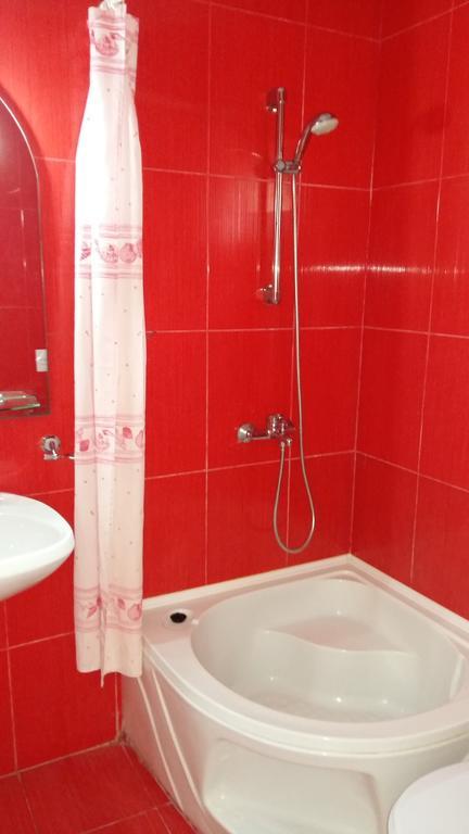 ホテル Casa Mevas コスティネシュティ エクステリア 写真
